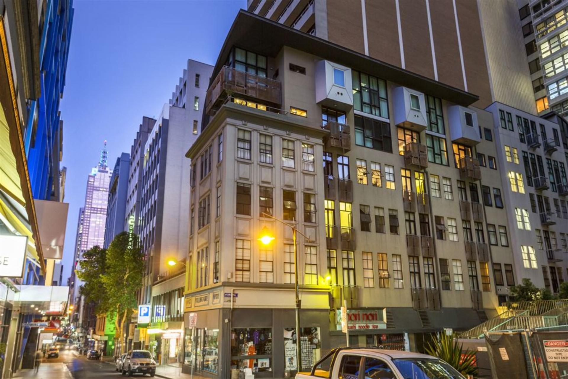 Spacious 1-bedroom apartment near Charles Sturt University Study Centres, Melbourne