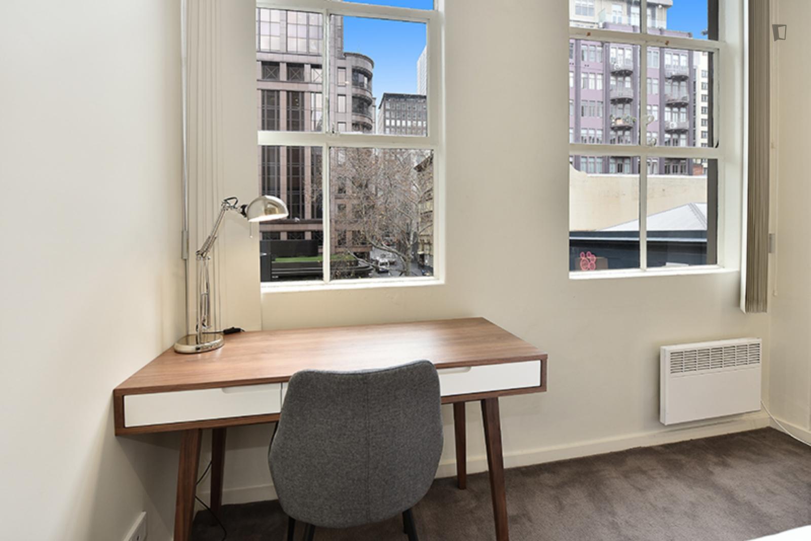  Spacious 1-Bedroom Apartment Near Charles Sturt University Study Centres, Melbourne  -  Spacious 1-bedroom apartment near Charles Sturt University Study Centres, Melbourne  - Gallery -  4