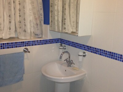 great-location-large-victorian-home-bristol-156945076720250301054403AM