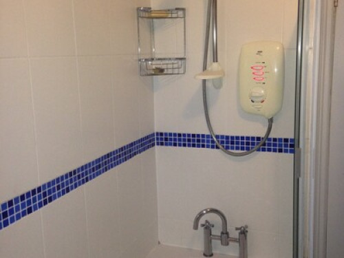 great-location-large-victorian-home-bristol-198021031720250301054350AM