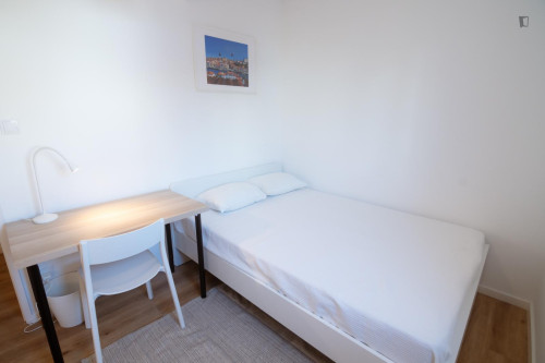 Amazing double bedroom in a 5-bedroom flat