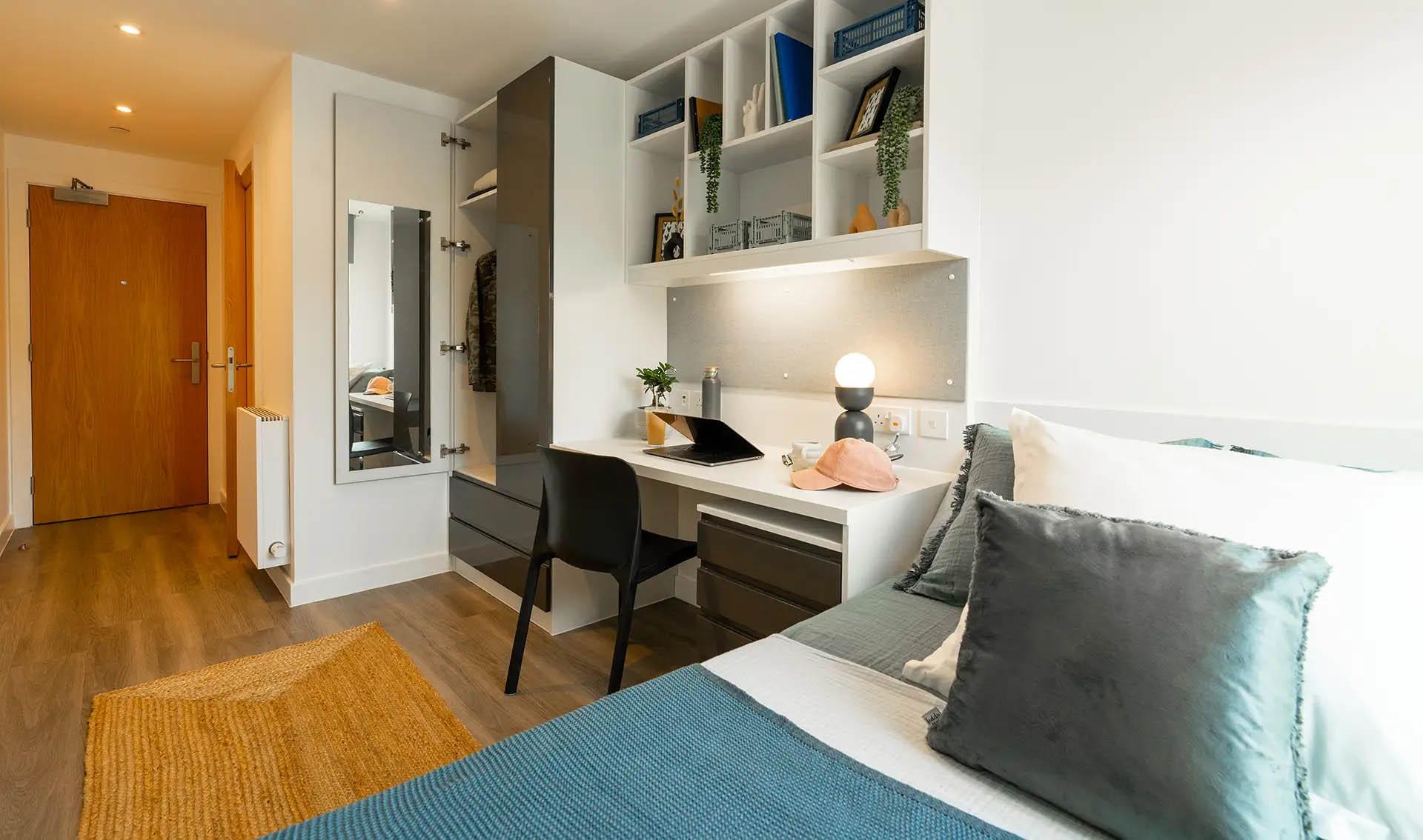  Luxe En-Suite  -  Currus Court  - Gallery -  2