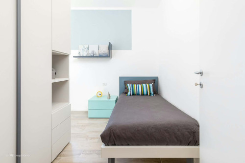 Room in Via Damiano Chiesa, Trento for 100 m² with 6 bedrooms