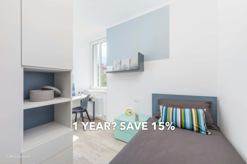 Room in Via Damiano Chiesa, Trento for 100 m² with 6 bedrooms