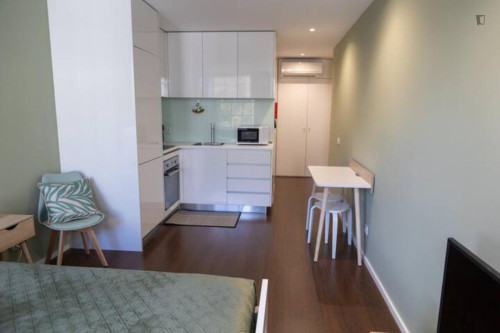Elegant and functional studio in the historic center of Guimarães - Gallery - 5