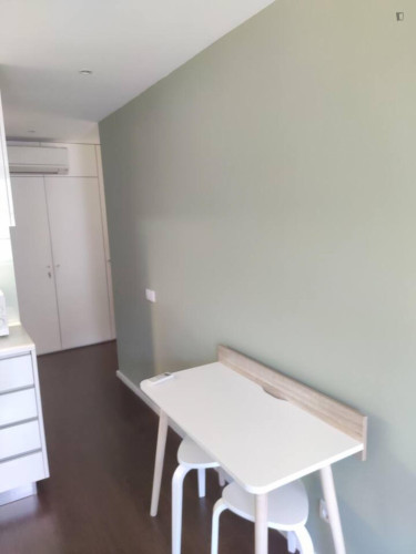 Elegant and functional studio in the historic center of Guimarães - Gallery - 8