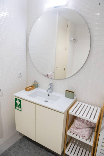 Elegant and functional studio in the historic center of Guimarães - Gallery - 12