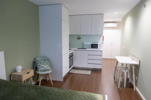 Elegant and functional studio in the historic center of Guimarães - Gallery - 6