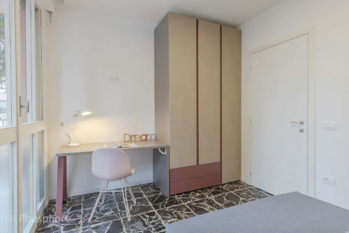 Room in Via Leonardo Emo Capodilista, Padova for 110 m² with 7 bedrooms