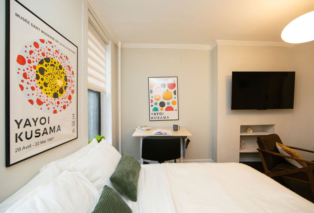  #1720: East Village - Studio (Queen)  -  #1720: East Village  - Gallery -  2