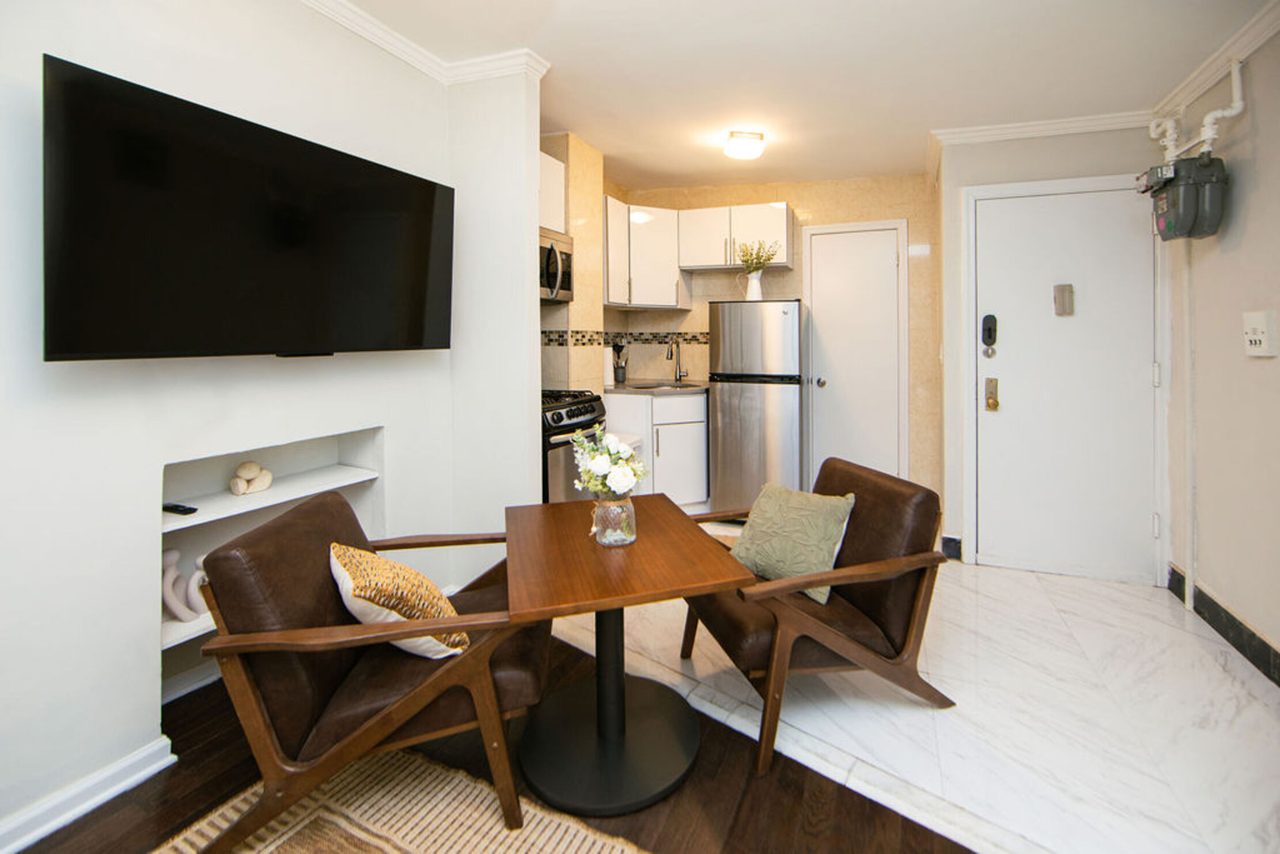  #1720: East Village - Studio (Queen)  -  #1720: East Village  - Gallery -  12