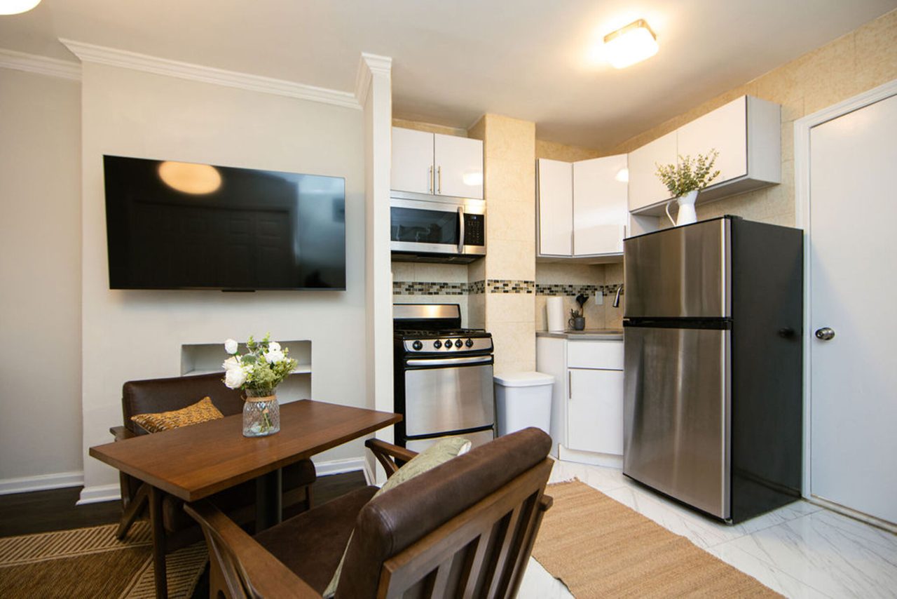  #1720: East Village - Studio (Queen)  -  #1720: East Village  - Gallery -  10