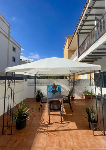 Modern Coliving Villa with Rooftop and Nature in Tranquil Ciudad Jardín