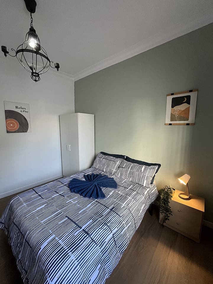  Private Room 4  -  Modern Coliving Villa with Rooftop and Nature in Tranquil Ciudad Jardín  - Gallery -  28