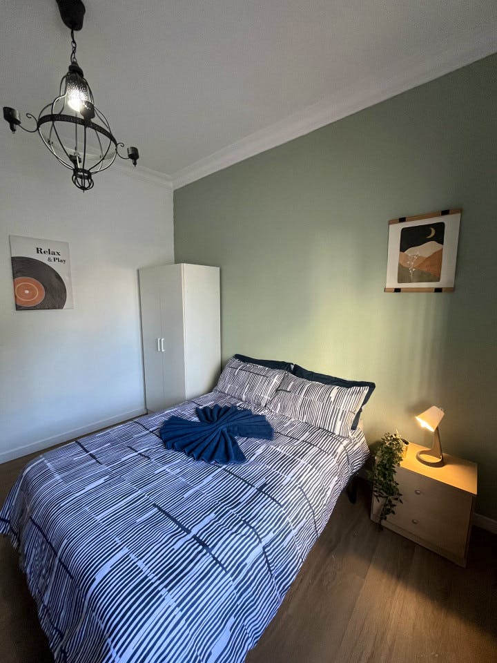  Private Room 4  -  Modern Coliving Villa with Rooftop and Nature in Tranquil Ciudad Jardín  - Gallery -  1