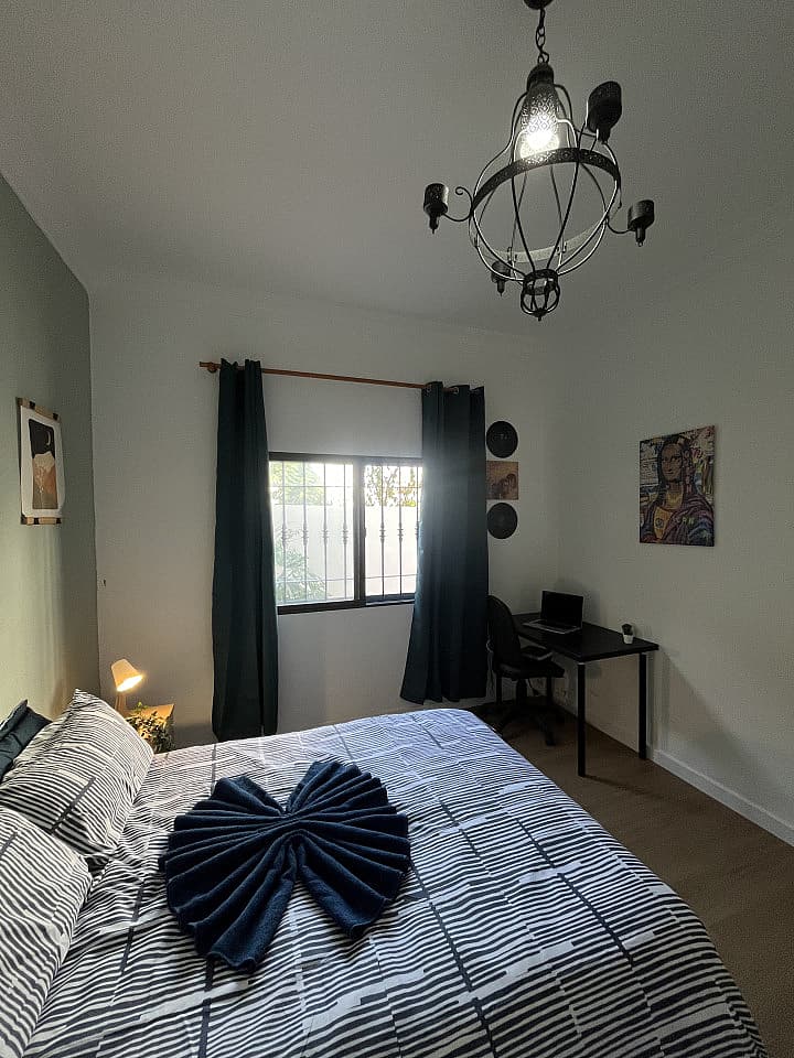  Private Room 4  -  Modern Coliving Villa with Rooftop and Nature in Tranquil Ciudad Jardín  - Gallery -  21