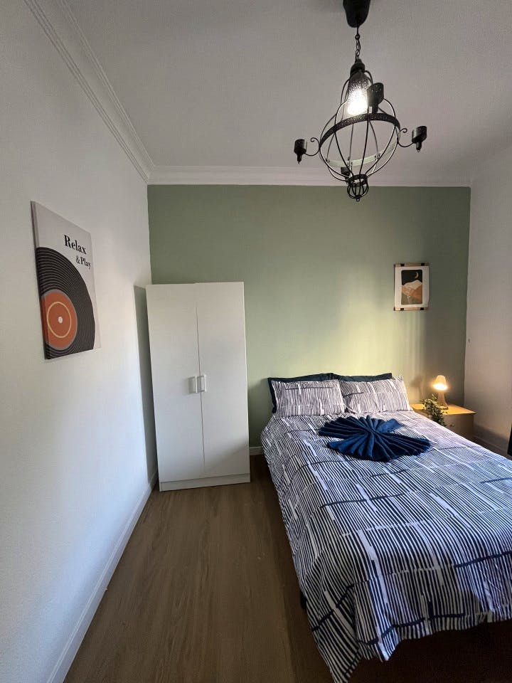  Private Room 4  -  Modern Coliving Villa with Rooftop and Nature in Tranquil Ciudad Jardín  - Gallery -  2