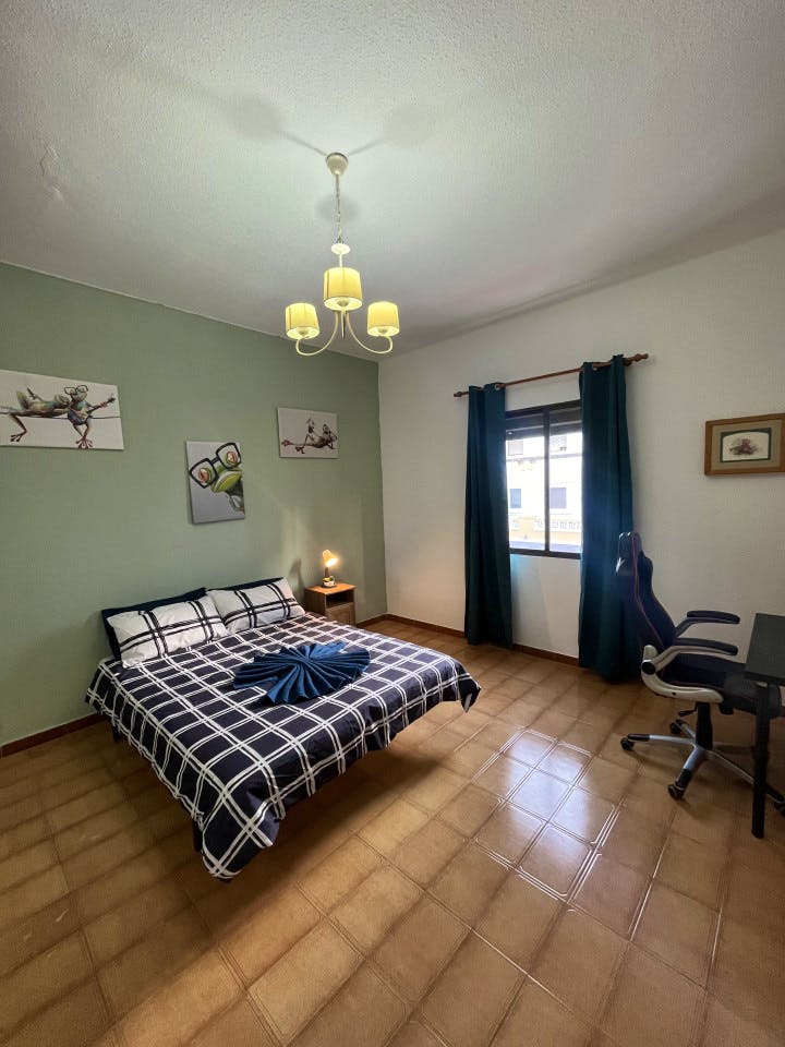  Private Room 5  -  Modern Coliving Villa with Rooftop and Nature in Tranquil Ciudad Jardín  - Gallery -  1