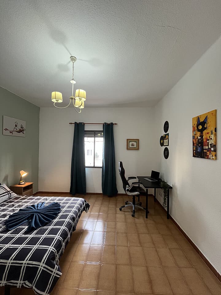  Private Room 5  -  Modern Coliving Villa with Rooftop and Nature in Tranquil Ciudad Jardín  - Gallery -  50