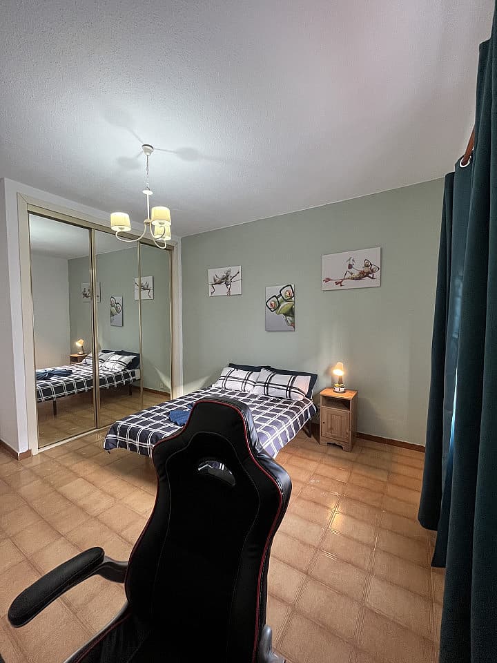  Private Room 5  -  Modern Coliving Villa with Rooftop and Nature in Tranquil Ciudad Jardín  - Gallery -  24
