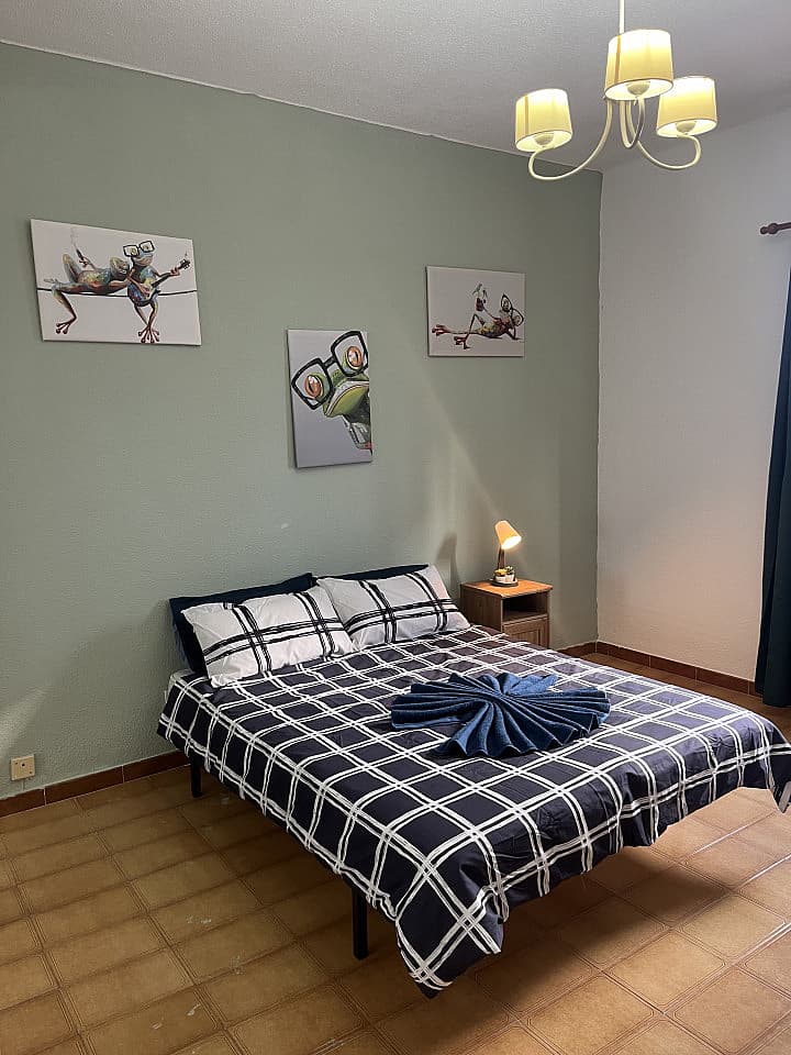  Private Room 5  -  Modern Coliving Villa with Rooftop and Nature in Tranquil Ciudad Jardín  - Gallery -  26
