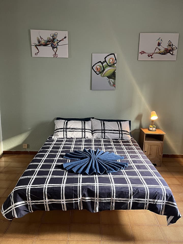  Private Room 5  -  Modern Coliving Villa with Rooftop and Nature in Tranquil Ciudad Jardín  - Gallery -  36