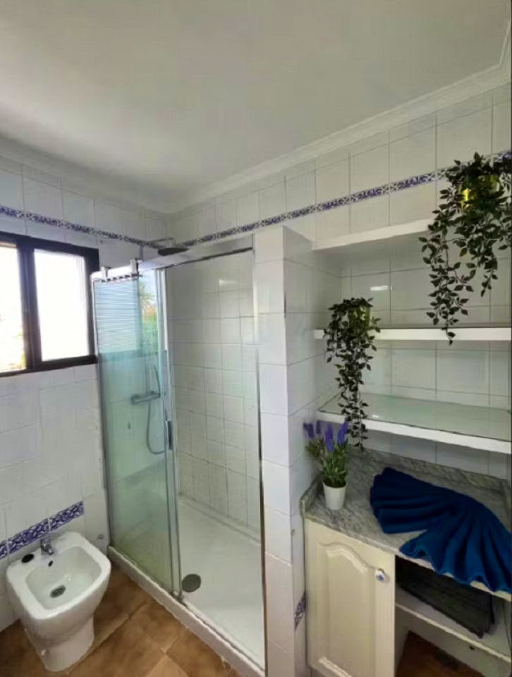 Private Room 5  -  Modern Coliving Villa with Rooftop and Nature in Tranquil Ciudad Jardín  - Gallery -  10