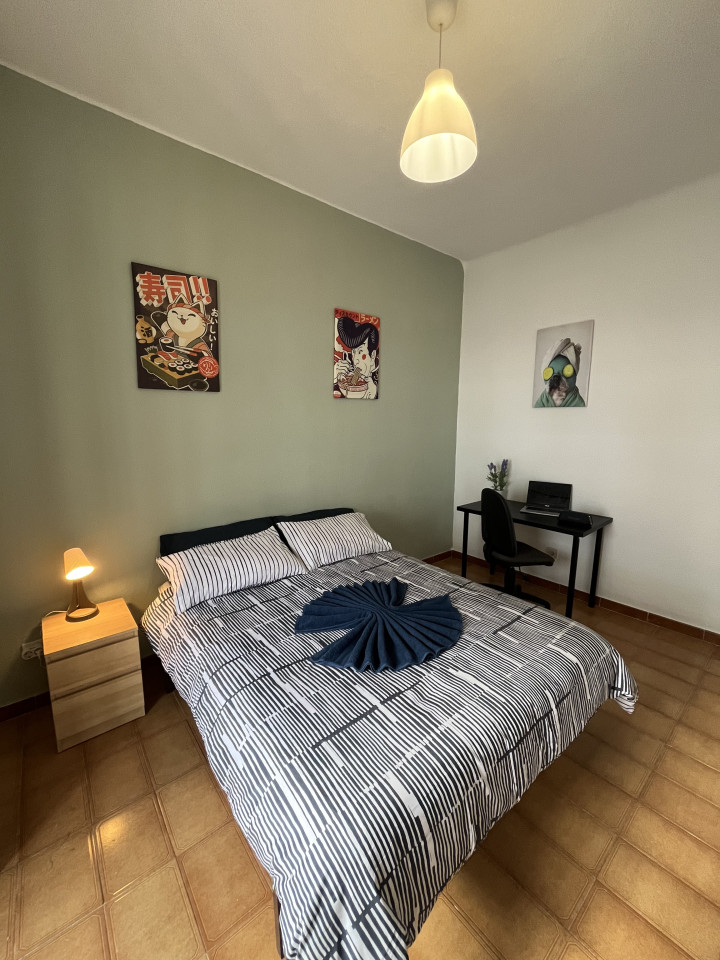  Private Room 6  -  Modern Coliving Villa with Rooftop and Nature in Tranquil Ciudad Jardín  - Gallery -  11