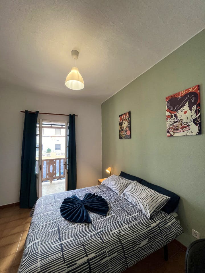  Private Room 6  -  Modern Coliving Villa with Rooftop and Nature in Tranquil Ciudad Jardín  - Gallery -  2