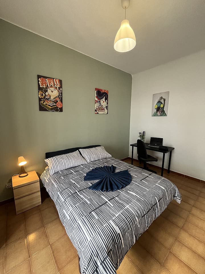  Private Room 6  -  Modern Coliving Villa with Rooftop and Nature in Tranquil Ciudad Jardín  - Gallery -  21
