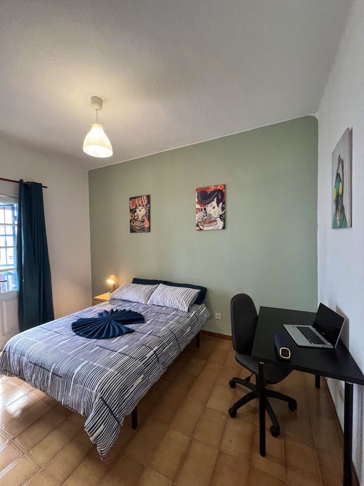  Private Room 6  -  Modern Coliving Villa with Rooftop and Nature in Tranquil Ciudad Jardín  - Gallery -  4