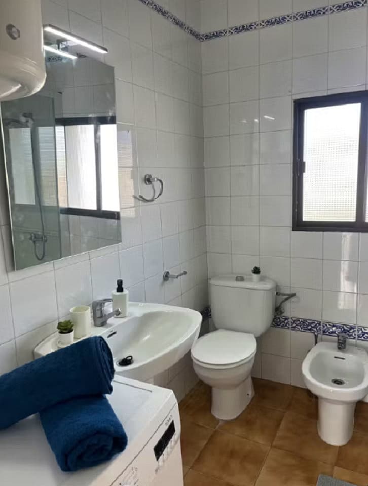  Private Room 6  -  Modern Coliving Villa with Rooftop and Nature in Tranquil Ciudad Jardín  - Gallery -  37