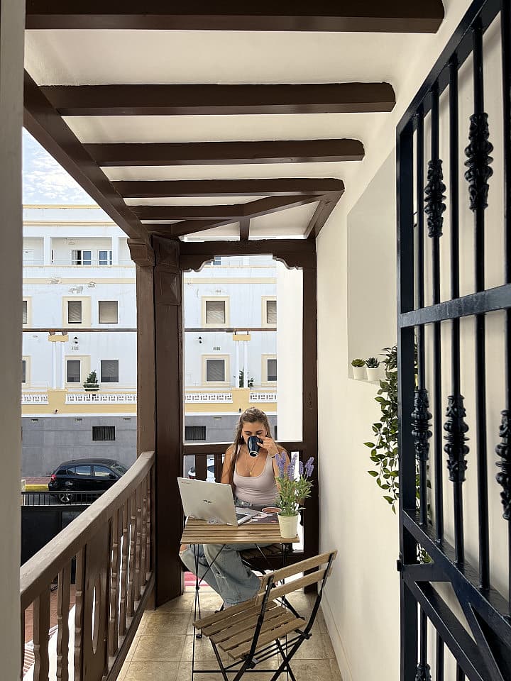  Private Room 2  -  Modern Coliving Villa with Rooftop and Nature in Tranquil Ciudad Jardín  - Gallery -  25