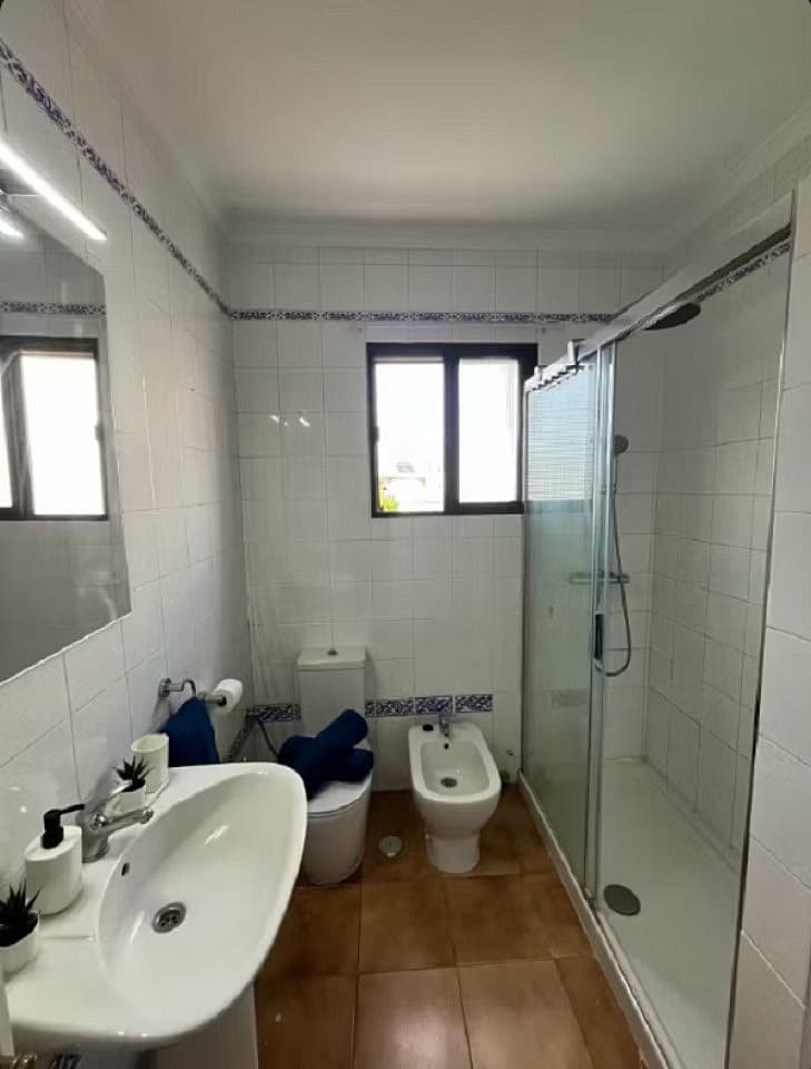  Private Room 2  -  Modern Coliving Villa with Rooftop and Nature in Tranquil Ciudad Jardín  - Gallery -  38