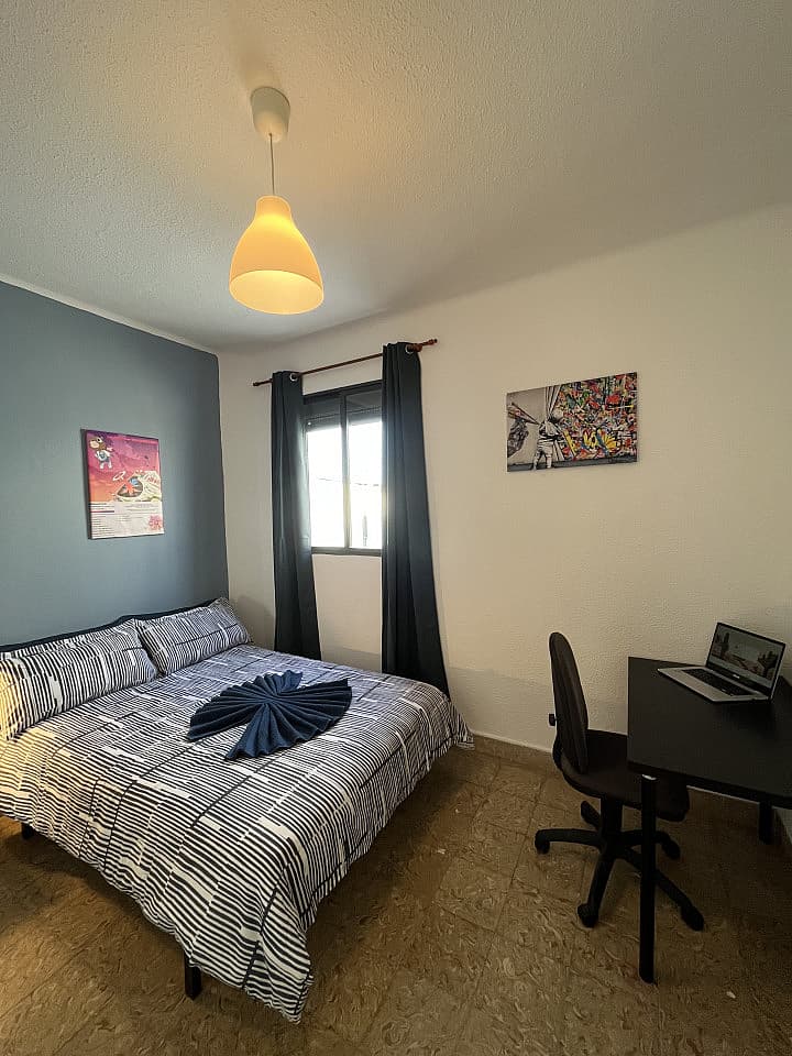  Private Room 3  -  Modern Coliving Villa with Rooftop and Nature in Tranquil Ciudad Jardín  - Gallery -  31