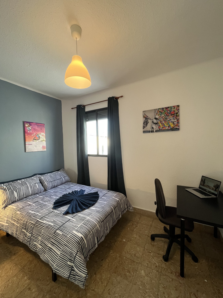  Private Room 3  -  Modern Coliving Villa with Rooftop and Nature in Tranquil Ciudad Jardín  - Gallery -  13