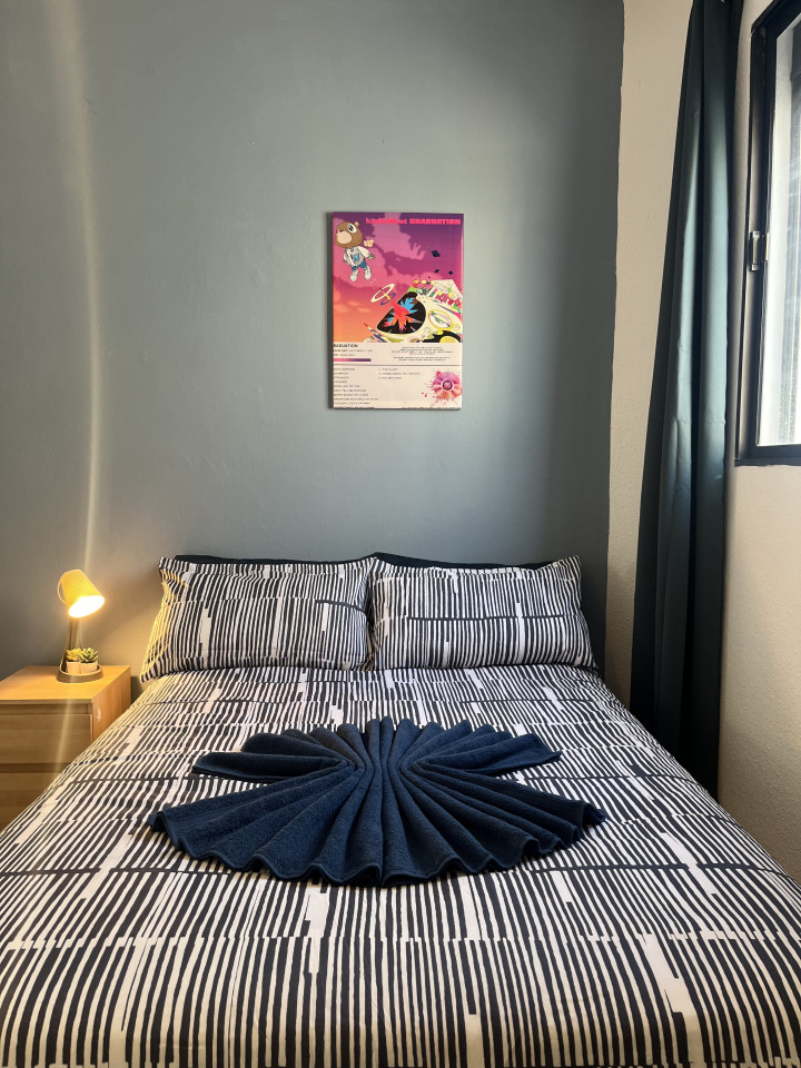 Private Room 3  -  Modern Coliving Villa with Rooftop and Nature in Tranquil Ciudad Jardín  - Gallery -  10