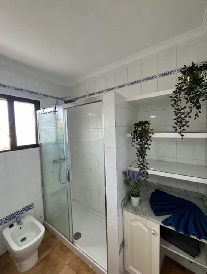  Private Room 3  -  Modern Coliving Villa with Rooftop and Nature in Tranquil Ciudad Jardín  - Gallery -  44