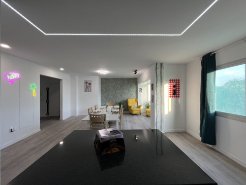 Vibrant Coliving Space for Nomads in Charming La Isleta, Las Palmas