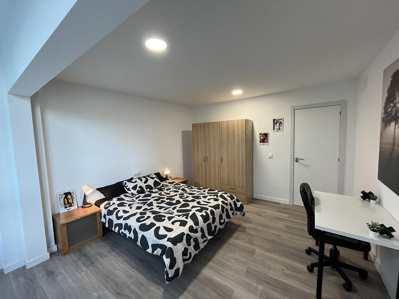 Private Room 2 - 5