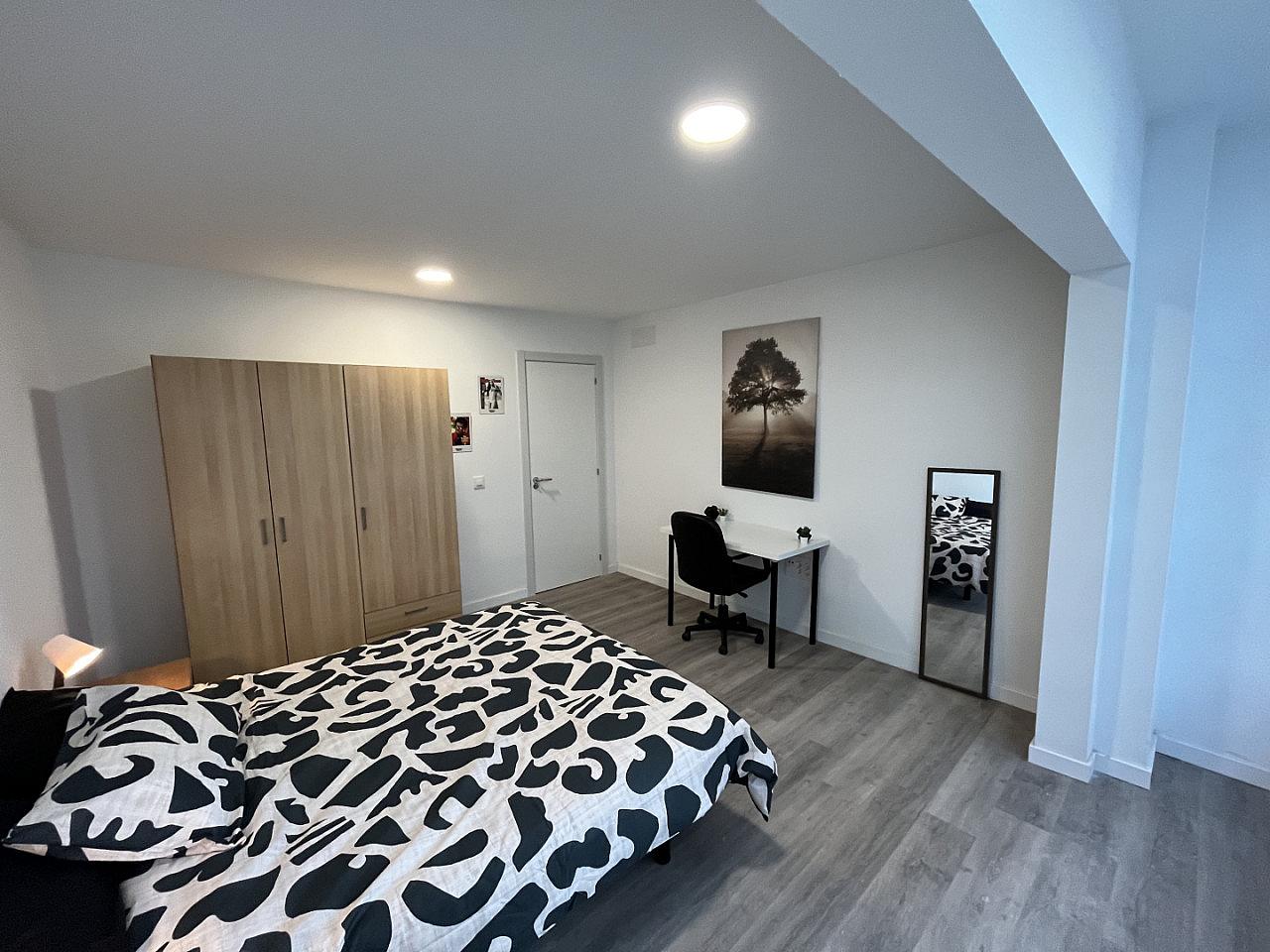 Private Room 2 - 4