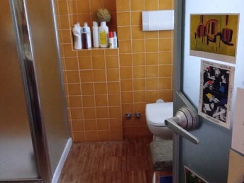 Single room and private bathroom - Gallery - 5