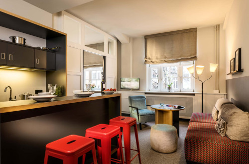 JUNIOR SUITE APARTMENTS