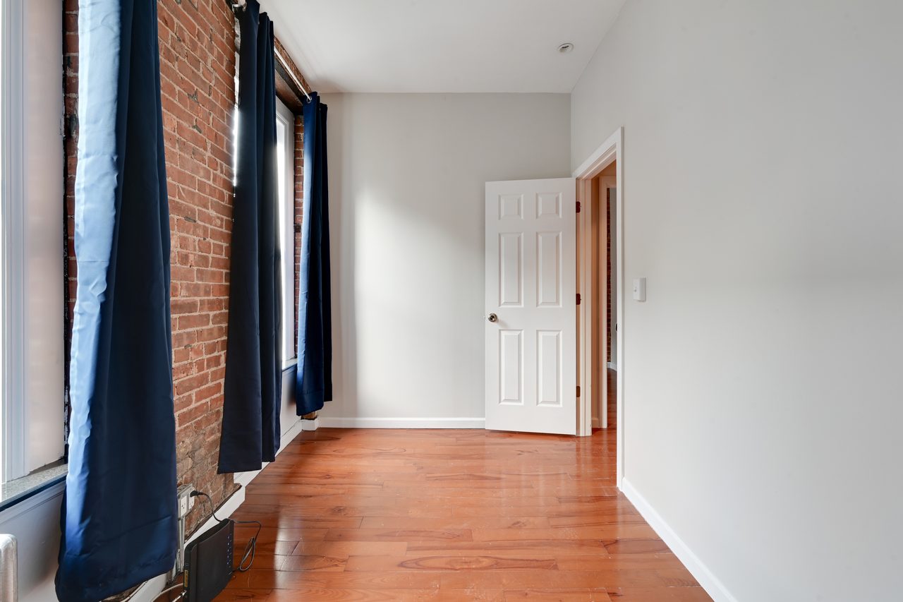  #850: Hell's Kitchen - Full Bedroom B  -  #850: Hell's Kitchen  - Gallery -  11