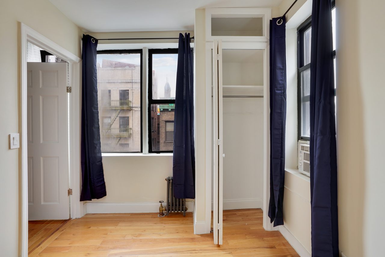  #868: East Village - 1 Bedroom (Full)  -  #868: East Village  - Gallery -  2