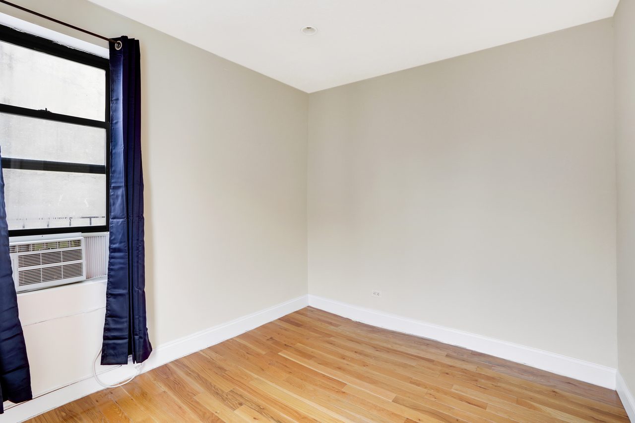  #868: East Village - 1 Bedroom (Full)  -  #868: East Village  - Gallery -  3