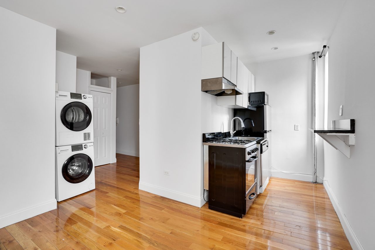  #868: East Village - 1 Bedroom (Full)  -  #868: East Village  - Gallery -  2
