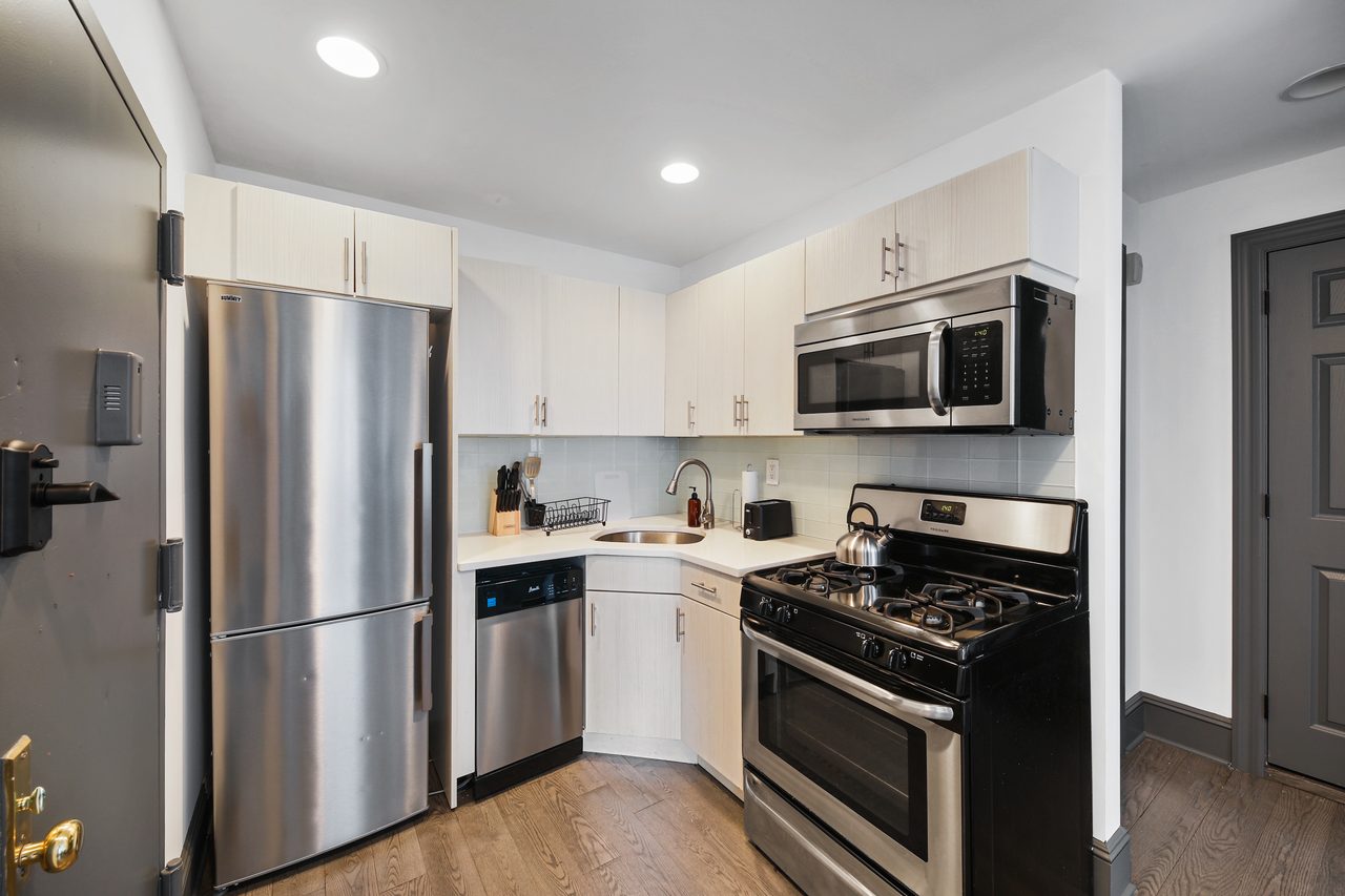  #734: Gramercy - Full Bedroom B  -  #734: Gramercy  - Gallery -  5