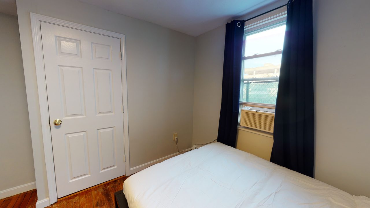  #776: Newton Corner - Full Bedroom A W/Private Bathroom  -  #776: Newton Corner  - Gallery -  4