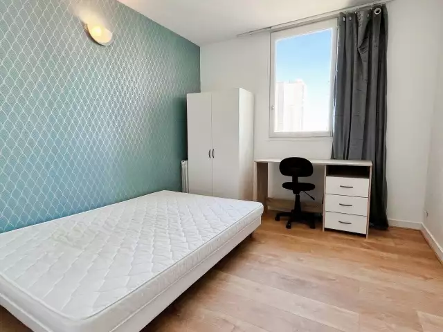  Room For Rent In 4-Bedroom Apartment  -  Room for rent in 4-bedroom apartment, Créteil  - Gallery -  1